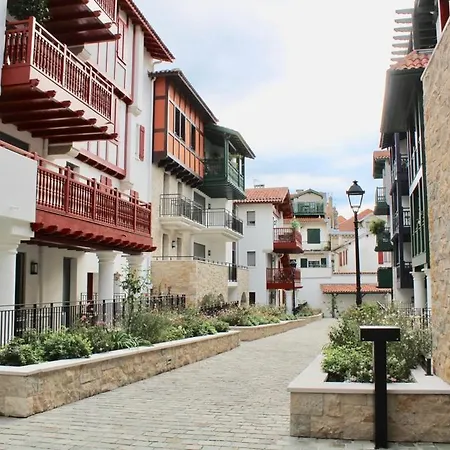 St Joseph Terrasse Et Parking Coeur De